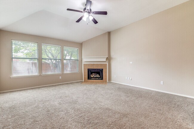 Building Photo - 1117 Red Hawk Dr