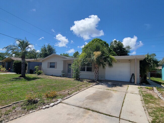 Building Photo - 3340 Beacon Square Dr