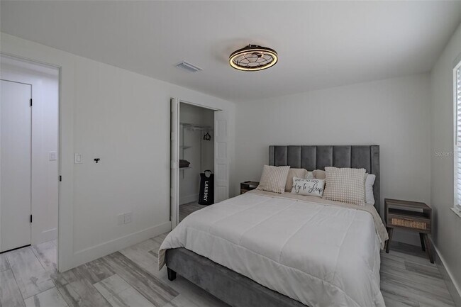 Building Photo - 23700 Lake Hills Dr