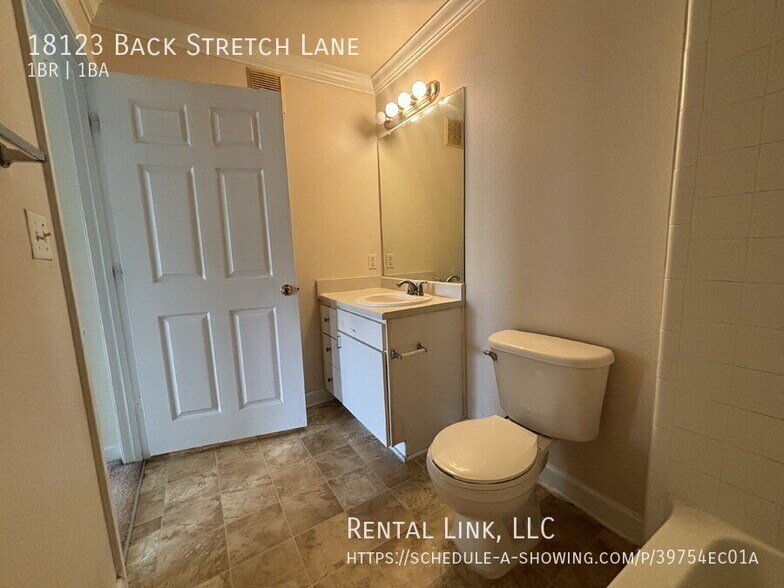 Building Photo - 18123 Back Stretch Ln