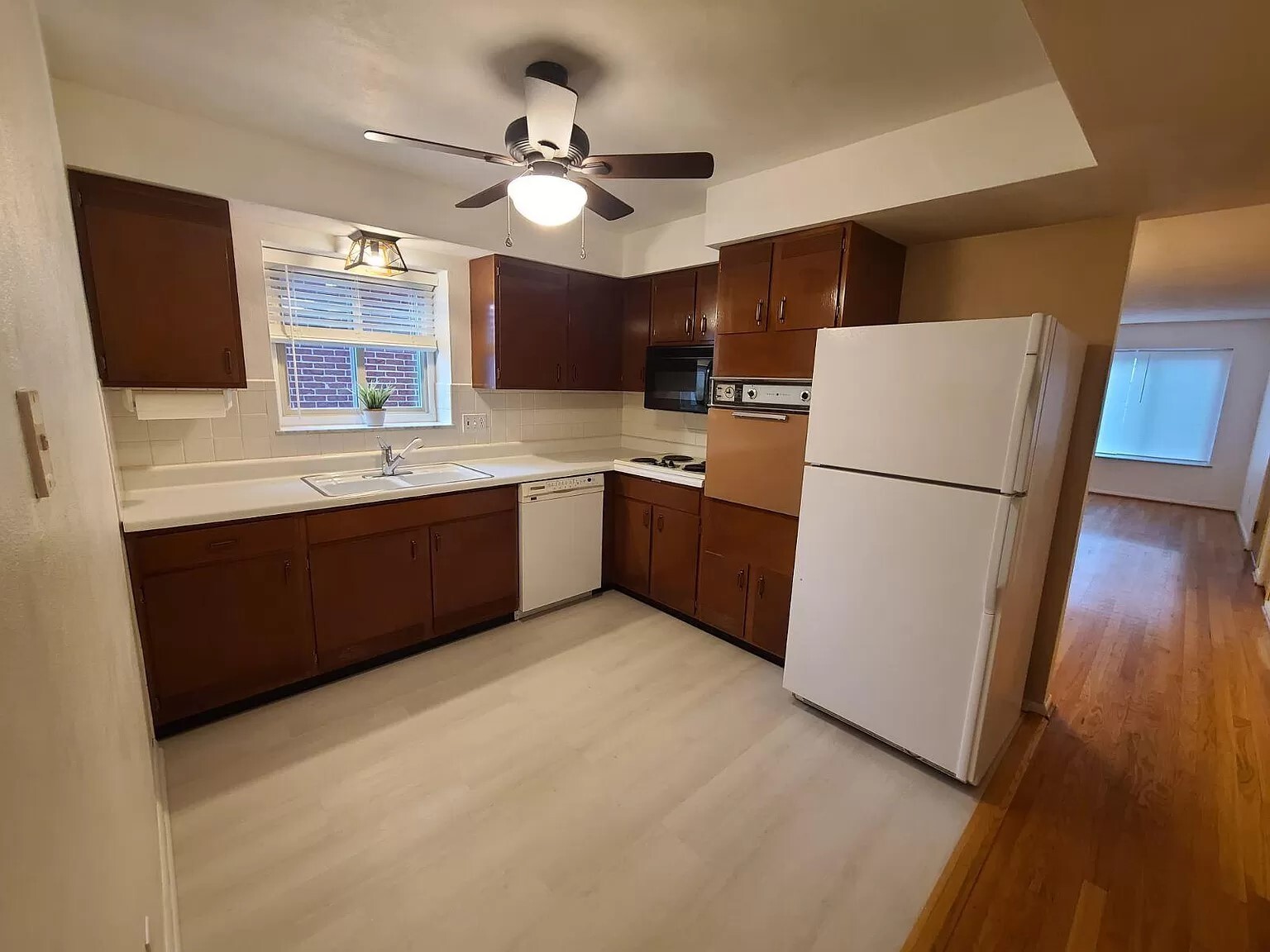 Kitchen cont. - 5400 Eichelberger St