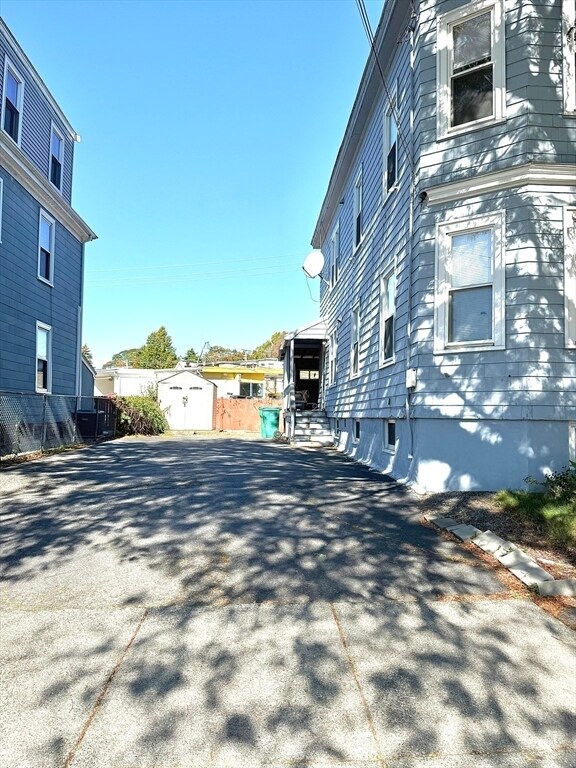 Building Photo - 19-21-21 Dearborn Ave