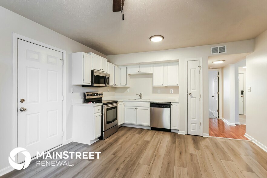 Building Photo - 8007 Apple Valley Dr