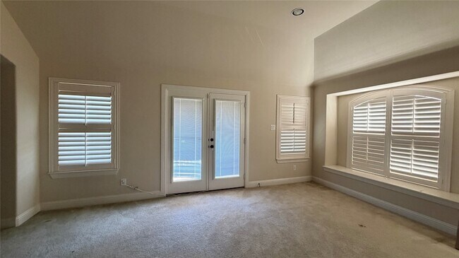 Building Photo - 6728 S Fork Dr