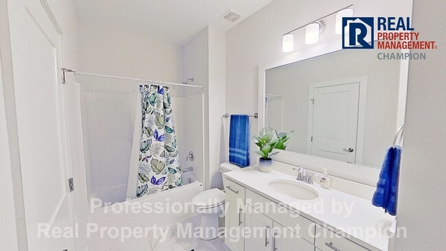 Building Photo - Newly Constructed Luxury Townhomes in Porters Neck