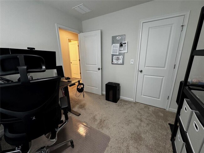 Building Photo - 11665 Rolling Green Dr