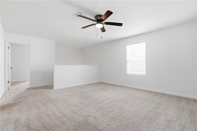 Building Photo - 395 Knightsbridge Ln