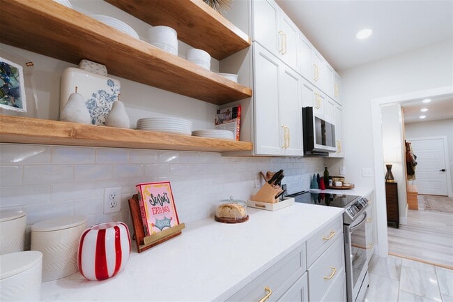 Building Photo - 1011 Nutwood St