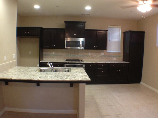 Building Photo - $2,300 Shepherd & Hwy 168, 3 Bedroom - N. ...