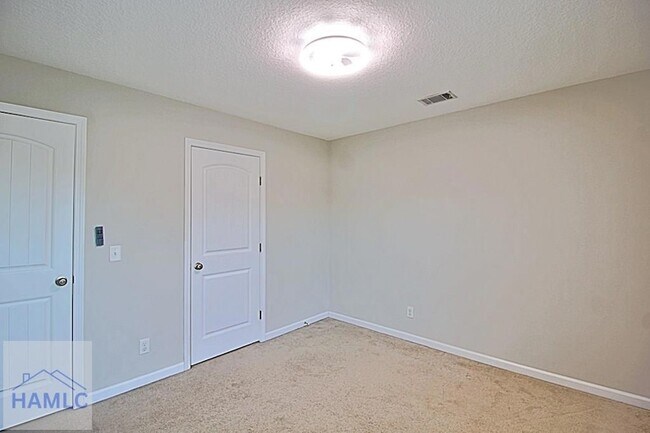 Building Photo - 1301 Windrow Dr