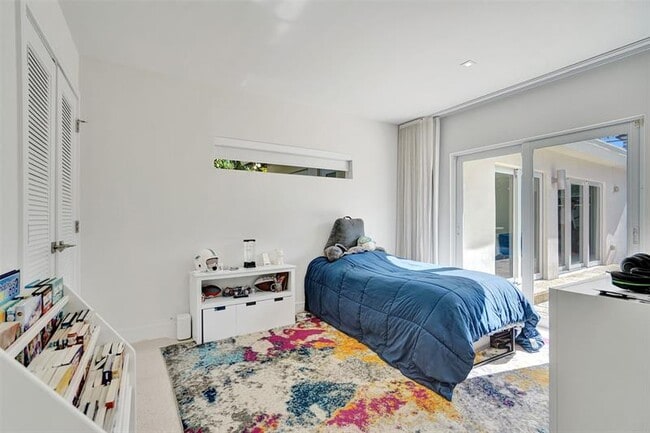 Building Photo - 2514 Yacht Club Blvd