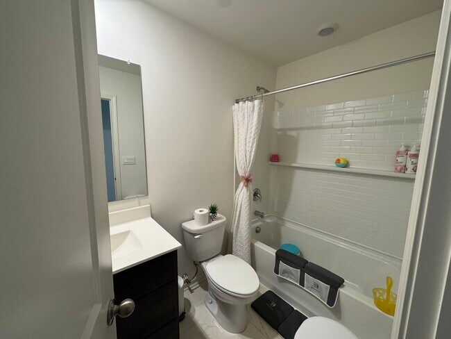 Building Photo - 1039 Briar Gln Ct