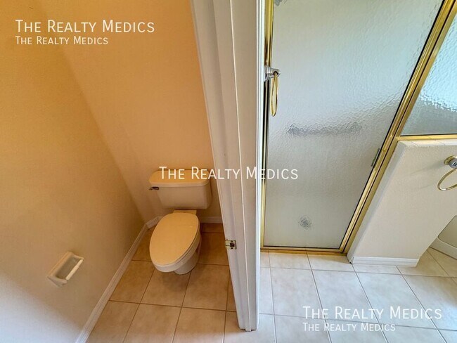 Building Photo - 202 Nova Ave