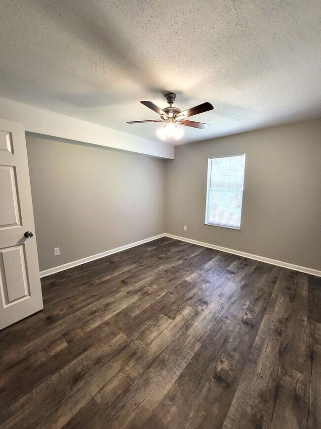 Building Photo - 3 Bedroom apartment in Maryville, TN!