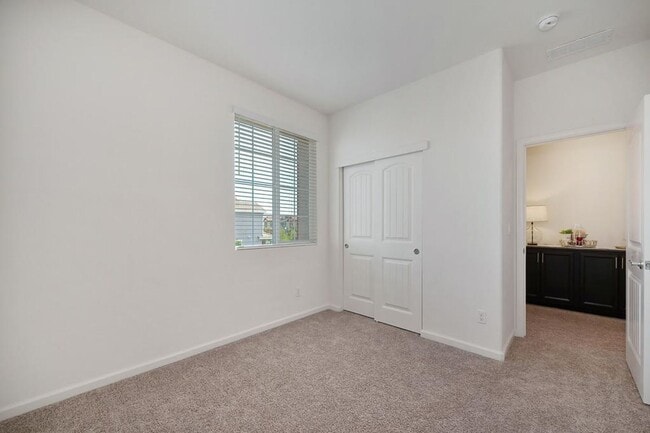 Building Photo - Now Leasing – 3 Bed + Loft, 2.5 Bath (2019...