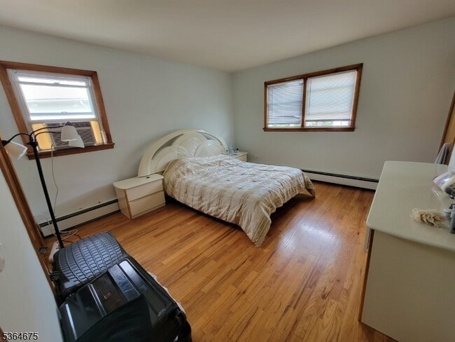 Building Photo - 555 Clifton Ave