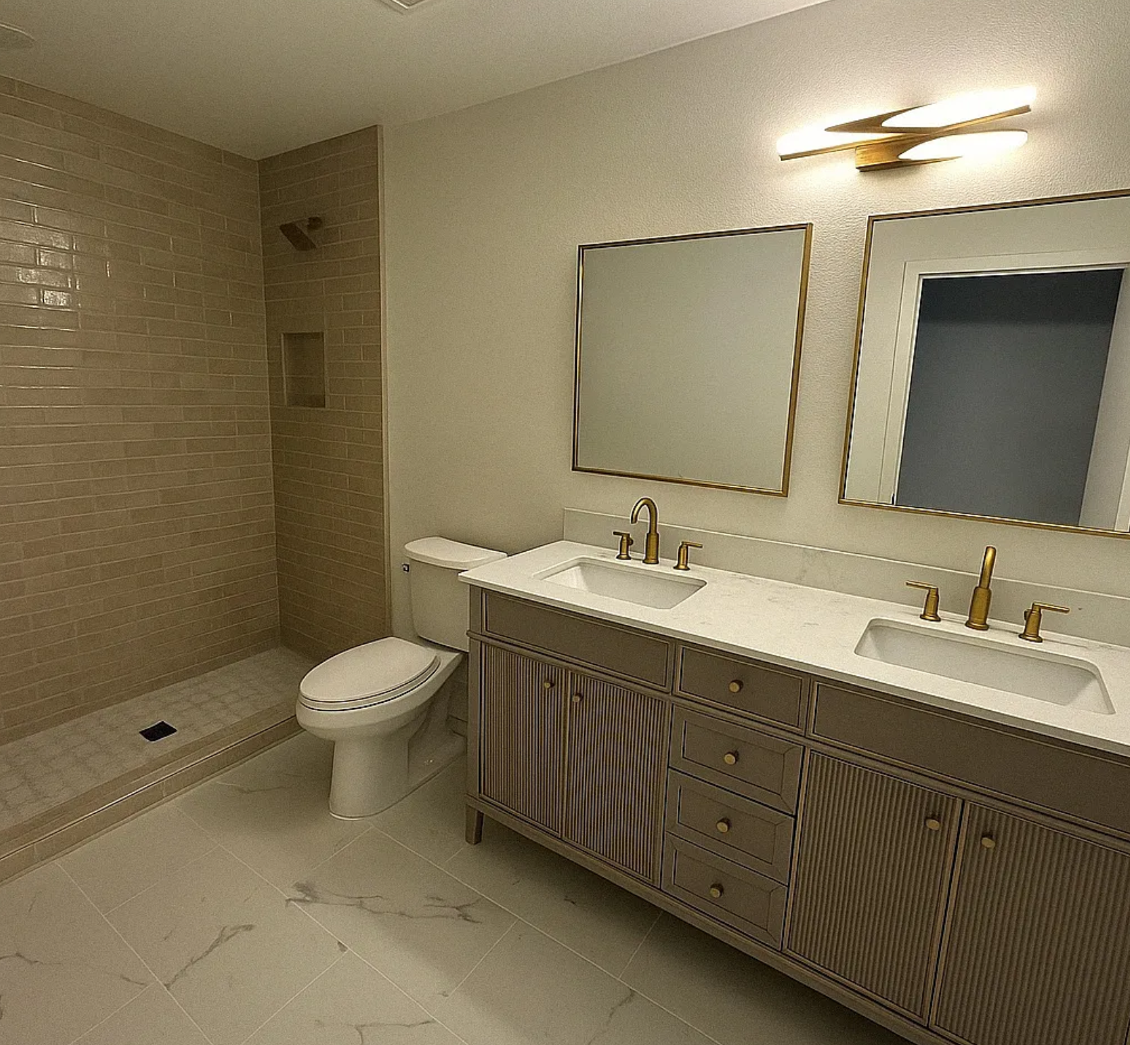 Building Photo - 111 E Pebble Beach Dr