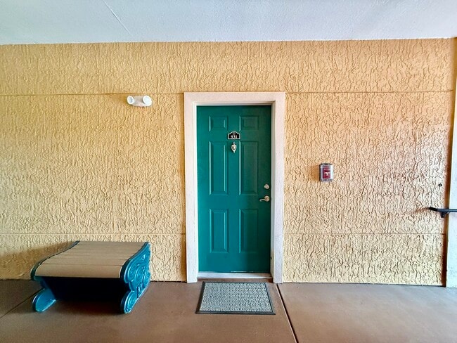Building Photo - 2731 Via Capri