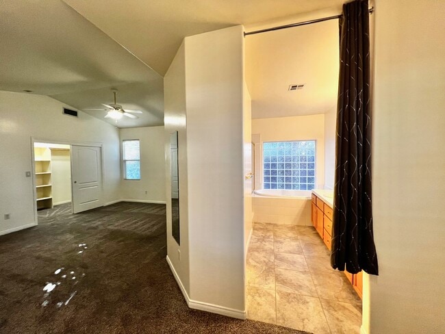 Building Photo - 11116 Southwales Ct