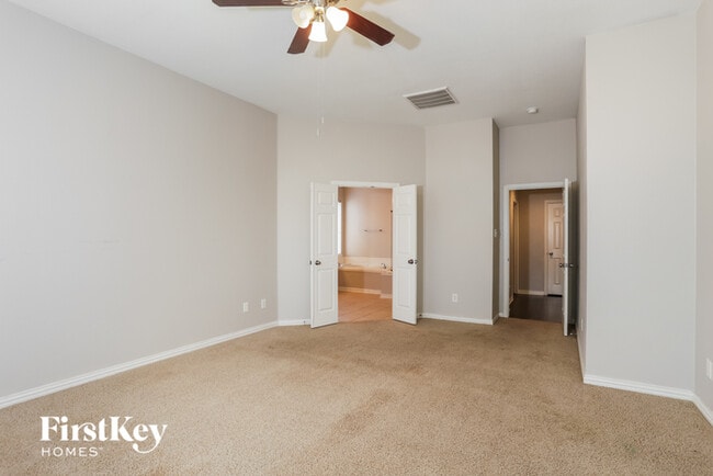 Building Photo - 6812 Briarwood Dr