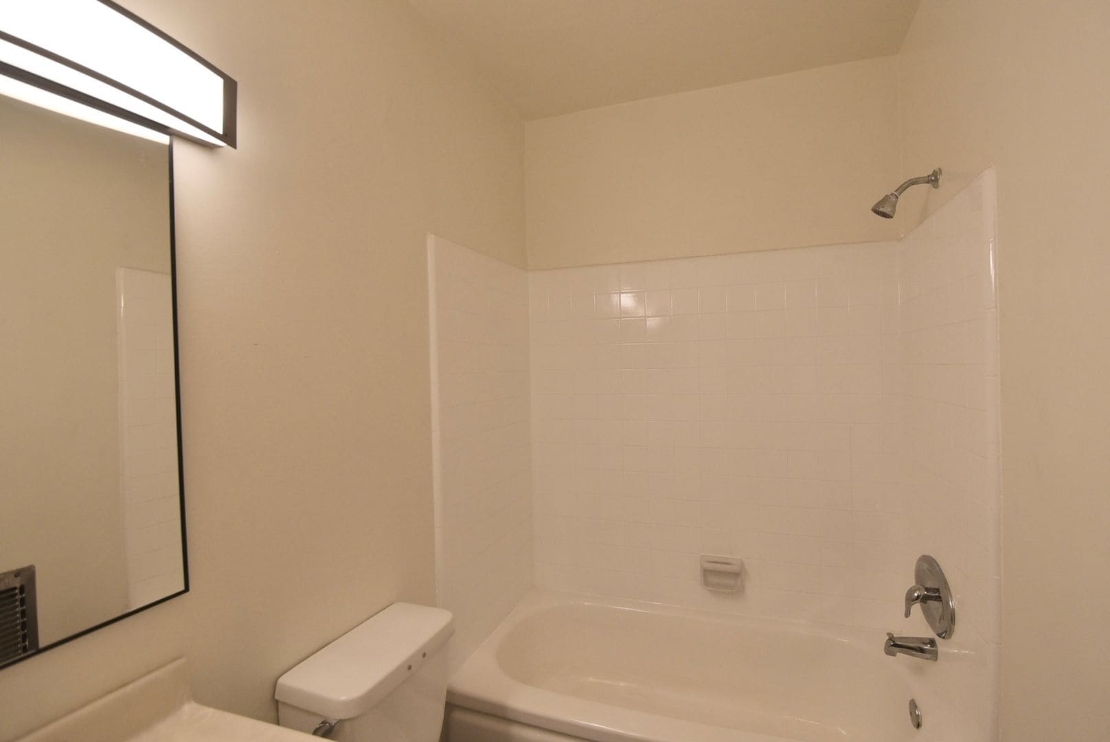 Building Photo - 10843 Kling St