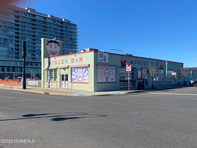 Building Photo - 1204 Emory St