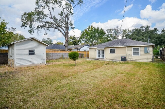 Building Photo - 6741 Limestone St