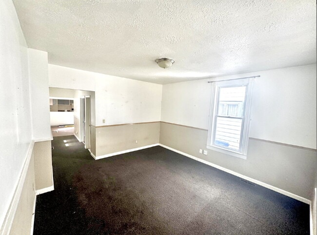 Building Photo - Affordable 3-bedroom, 1.5-bath, 2-story home!