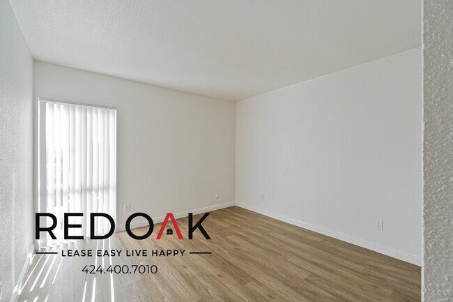 Building Photo - 17830 1/3 Sherman Way -348