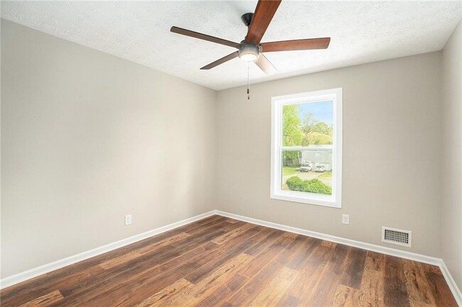 Building Photo - 218 Trickum Hills Ln