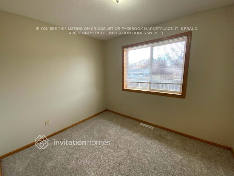 Building Photo - 6525A Douglas Dr N