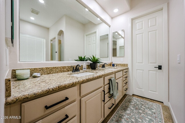 Building Photo - 14383 W Monte Vista Rd