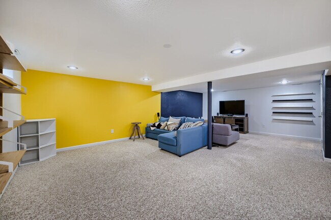 Building Photo - 1007 Venus Dr