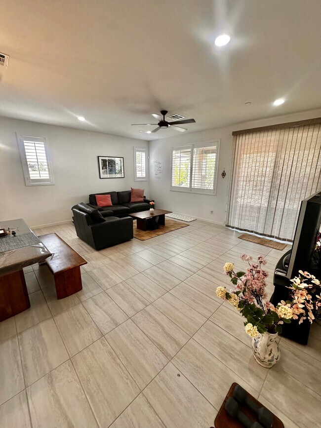 Building Photo - 11583 Kitetail Dr