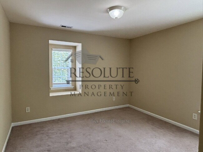 Building Photo - 4 Spicewood Ct