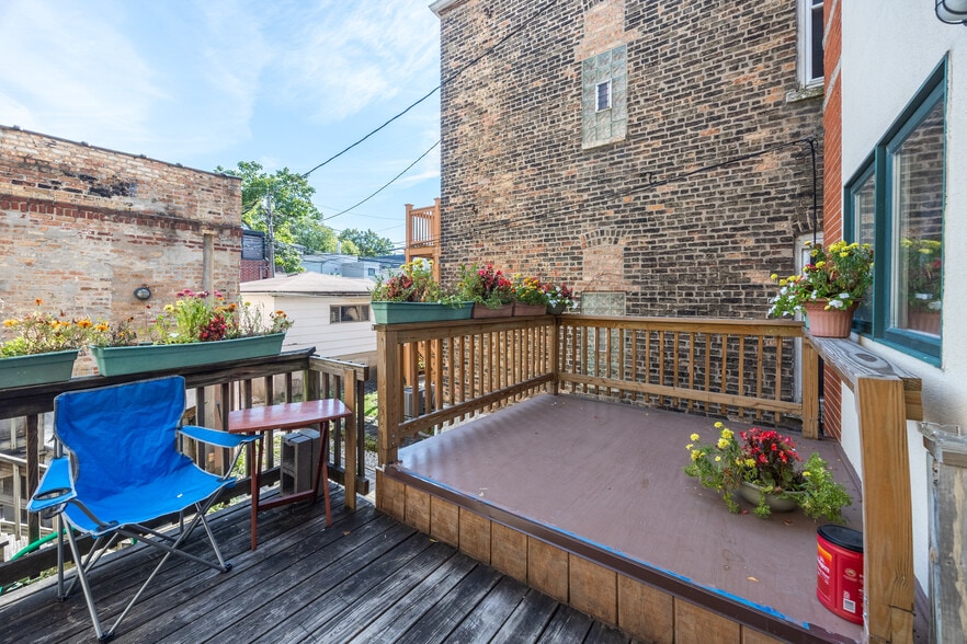 Building Photo - 1723 N Wood St