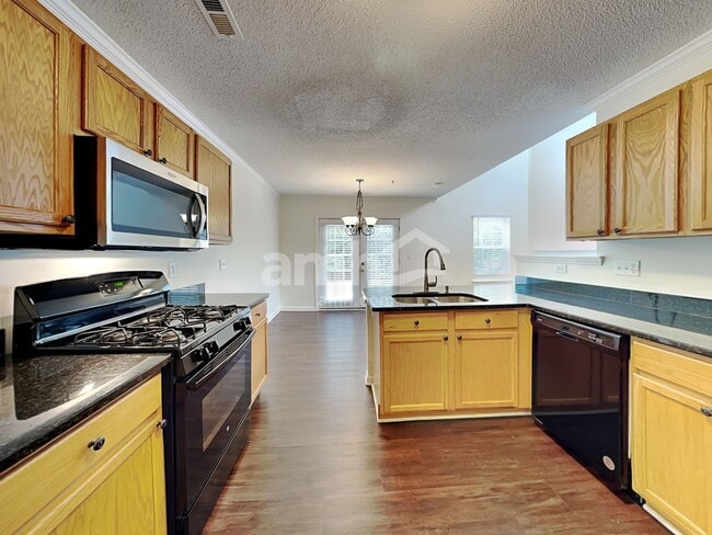 Building Photo - 1717 Beacon Valley Dr