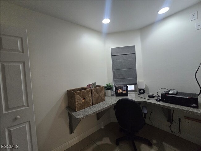 Building Photo - 2309 SW 27th St