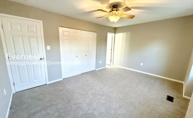 Building Photo - 2058 Mayflower Dr