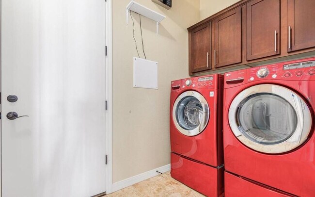 Building Photo - 14892 Aldea Dr N