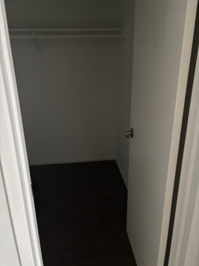 Closet 1 - 4441 Woodman Ave