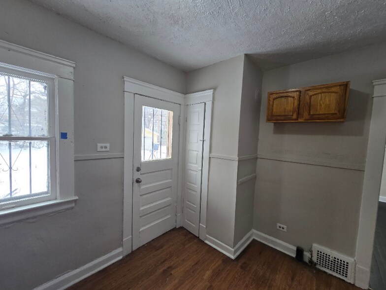 Building Photo - 1724 Cliffview Rd