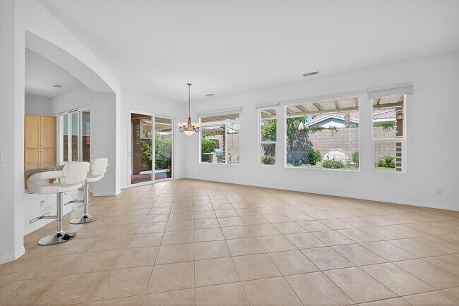 Building Photo - 60543 Desert Shadows Dr