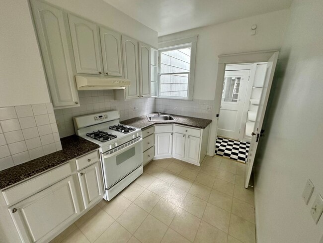 Building Photo - 2620-26 Van Ness