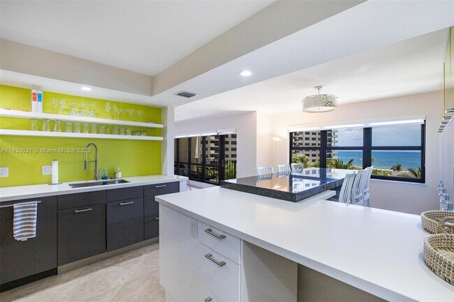 Building Photo - 4900 N Ocean Blvd