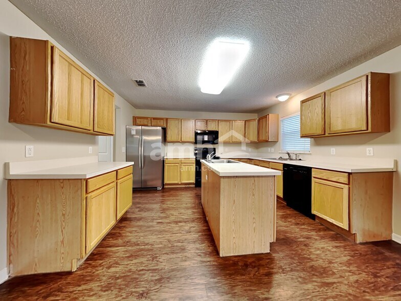 Building Photo - 7078 Shady Pine Ct