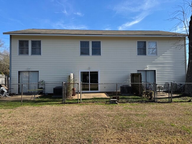 Building Photo - 257 N Court St