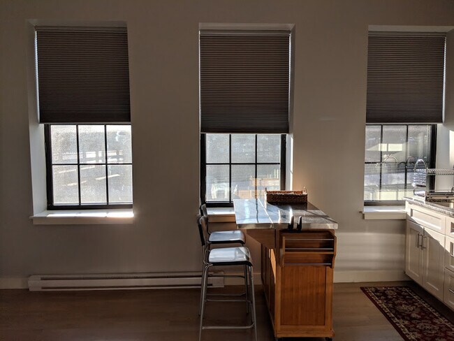 Building Photo - 10 Exchange St