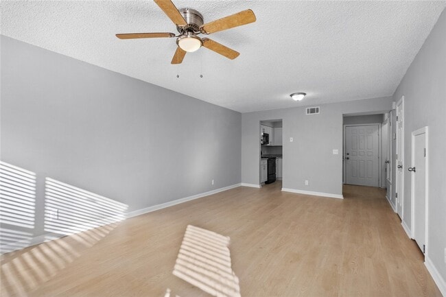 Building Photo - 1377 E Sequoyah Ct