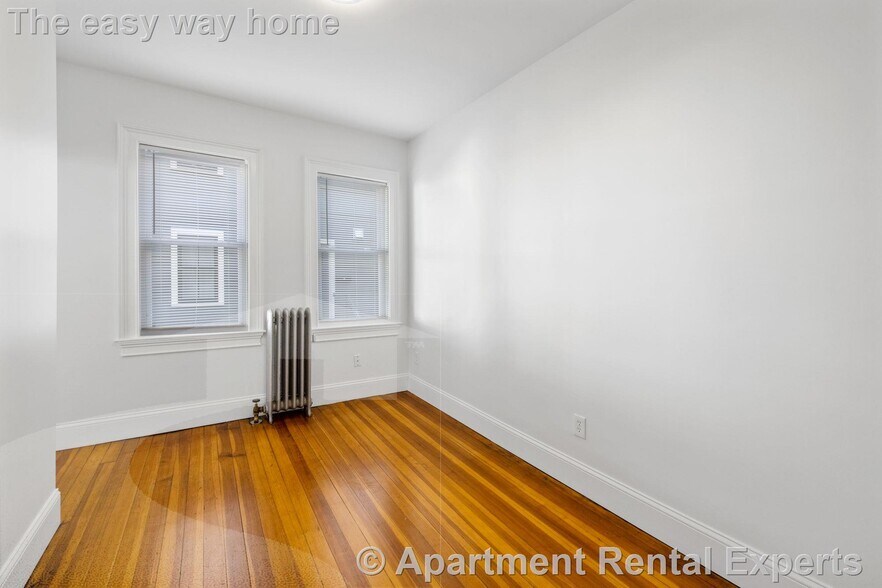 Building Photo - 122 Columbia St